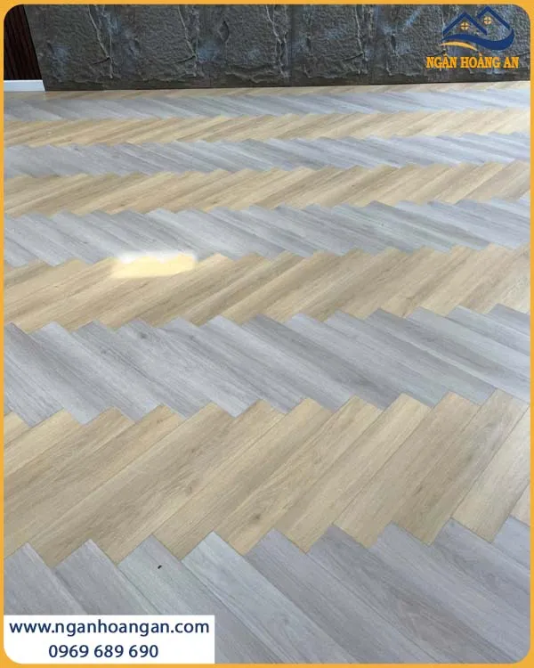 Văn Phòng Được Lót Sàn Gỗ Xương Cá Charmwood Đẹp Và Thu Hút